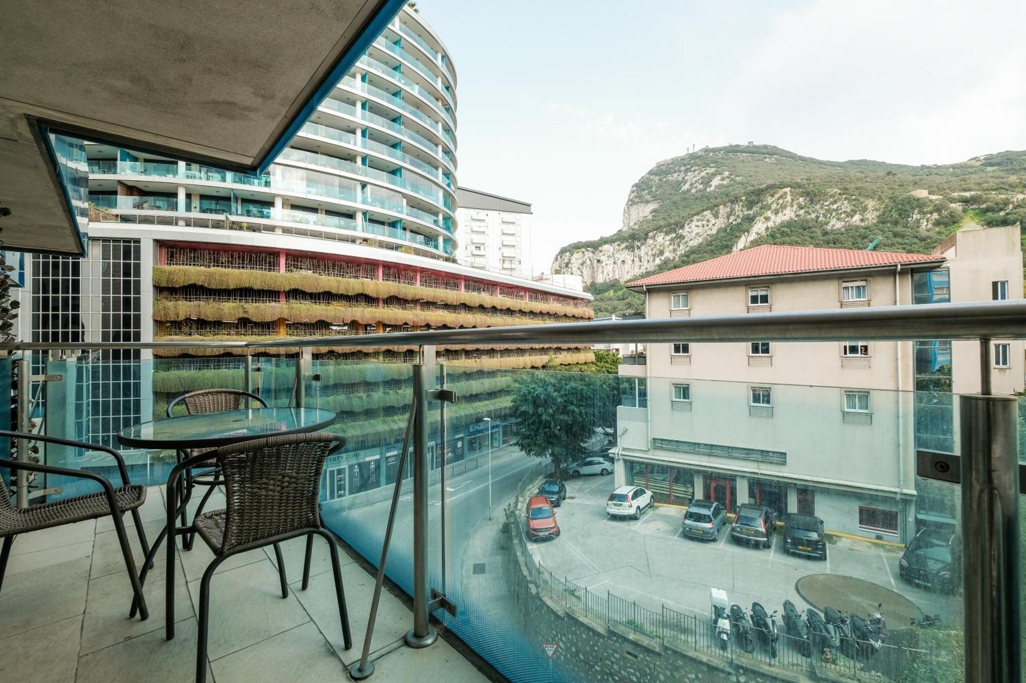 Ocean Village 2 Bedroom Apartment Gibraltar Exterior foto